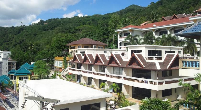 Blue Sky Patong Hotel Buitenkant foto