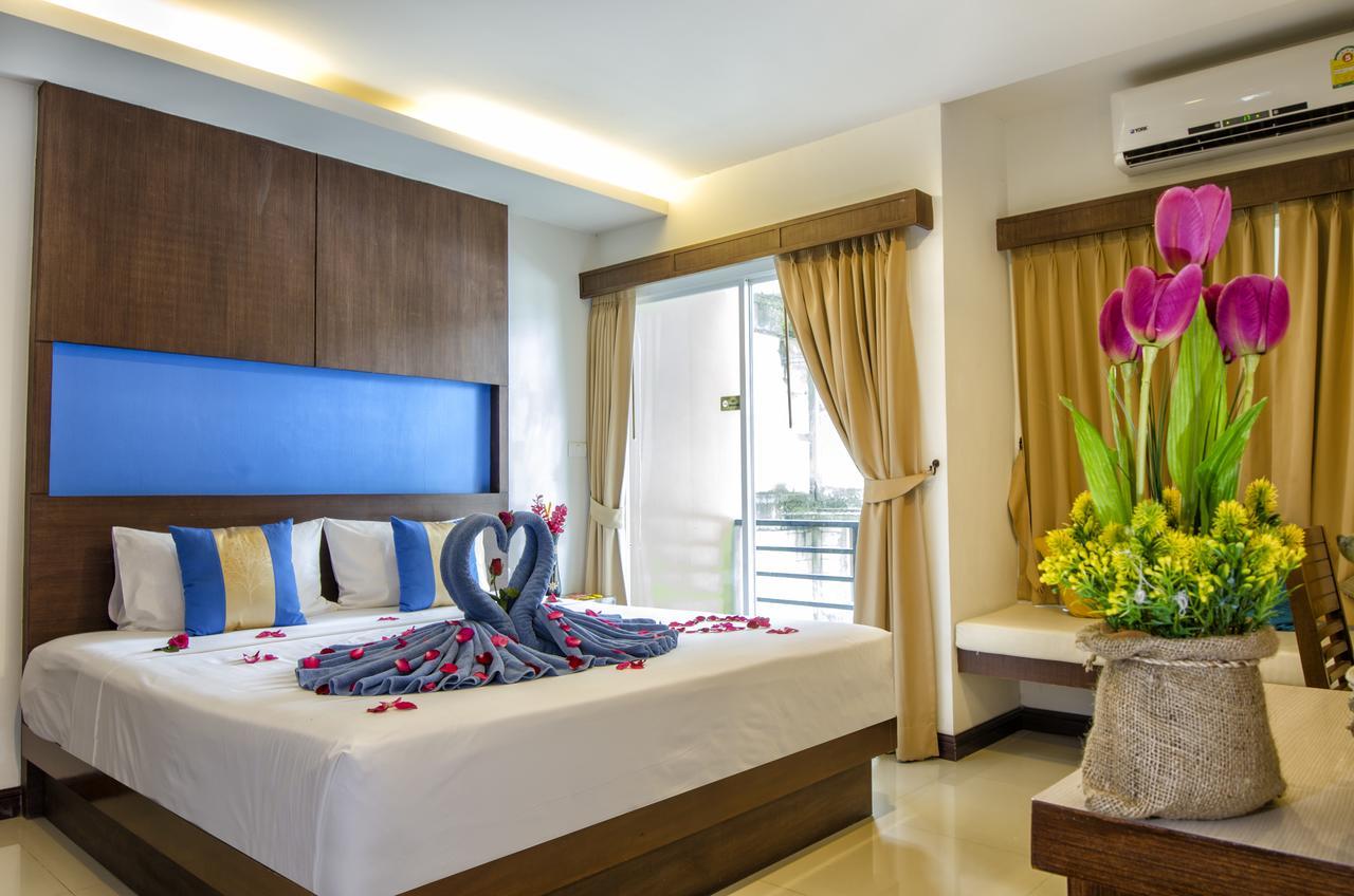 Blue Sky Patong Hotel Buitenkant foto