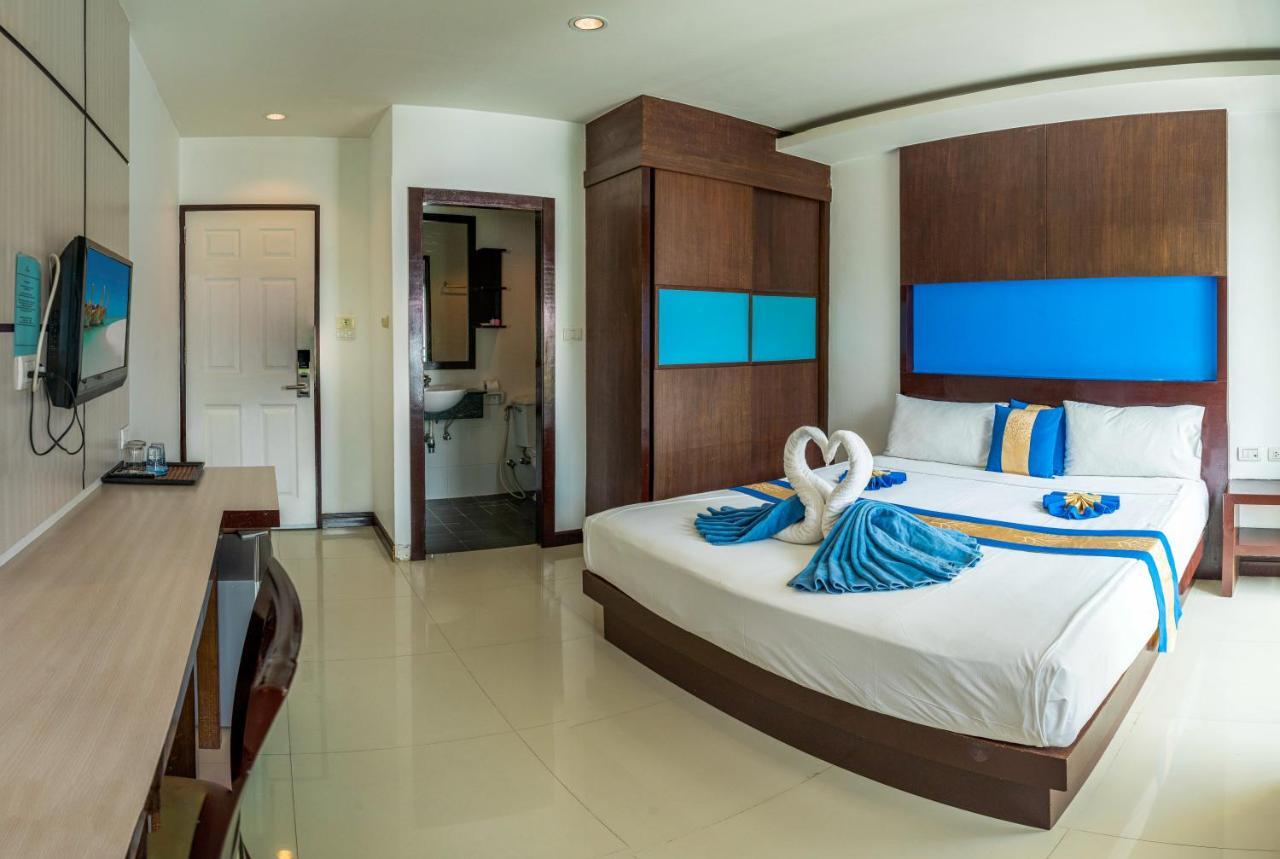 Blue Sky Patong Hotel Buitenkant foto