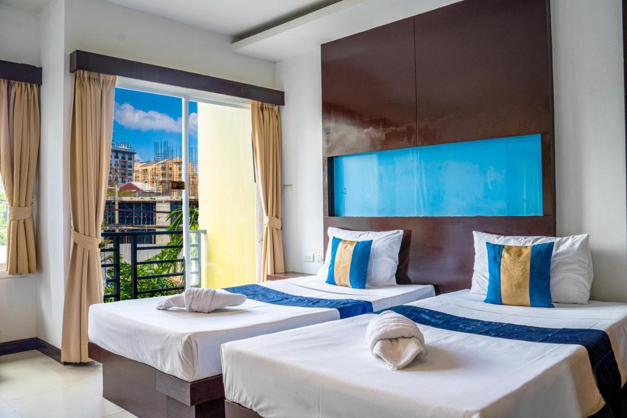 Blue Sky Patong Hotel Buitenkant foto